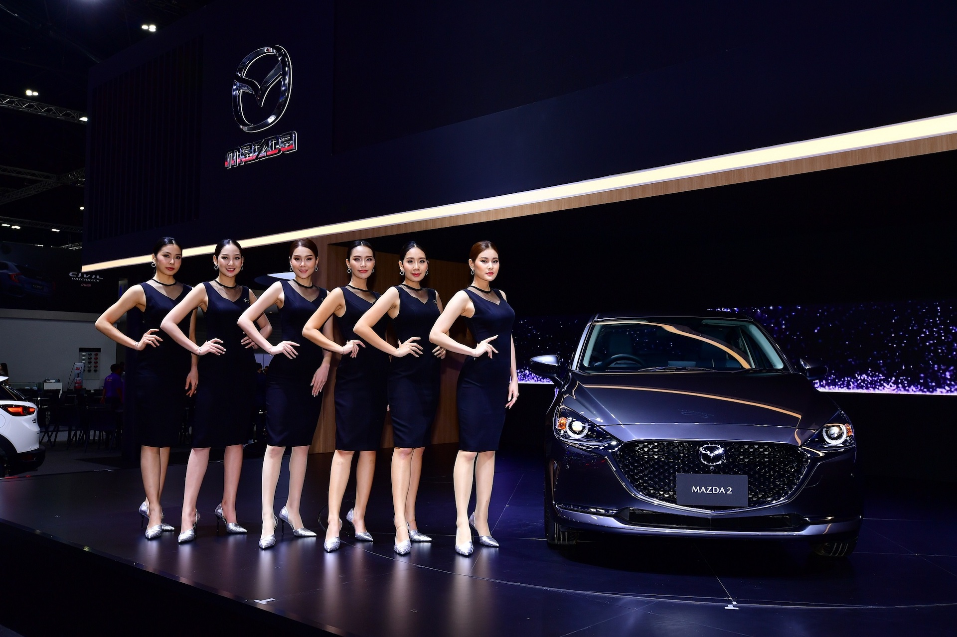 New Mazda2 ดีไซน์ใหม่ ทั้งรุ่นแฮตช์แบค 5 ประตู และซีดาน 4 ประตู